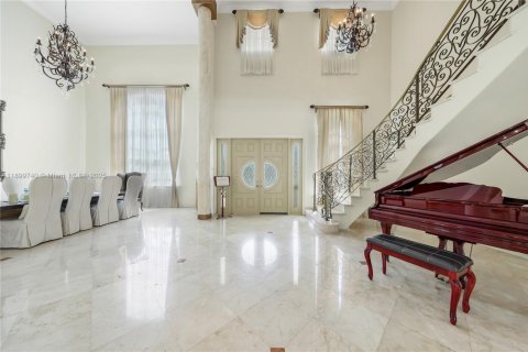 Купить виллу или дом в Майами, Флорида 7 спален, 540.41м2, № 1955884 - фото 9