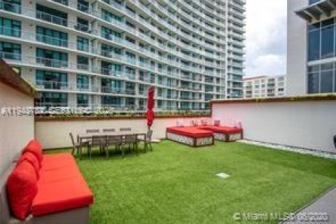 Condo in Miami, Florida, 1 bedroom № 2152998 - photo 16