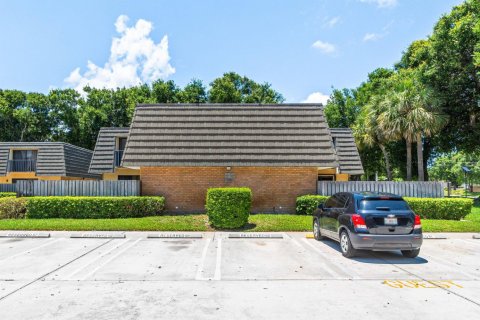 Touwnhouse à vendre à West Palm Beach, Floride: 2 chambres, 114.83 m2 № 1224767 - photo 1