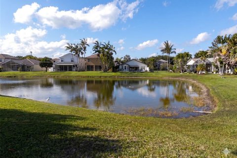 House in Wellington, Florida 4 bedrooms, 221.57 sq.m. № 2114568 - photo 19