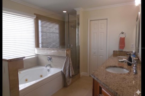 House in Wellington, Florida 4 bedrooms, 221.57 sq.m. № 2114568 - photo 14