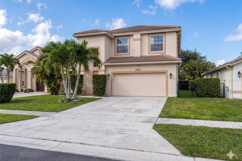 Casa en Wellington, Florida 4 dormitorios, 221.57 m2 № 2114568