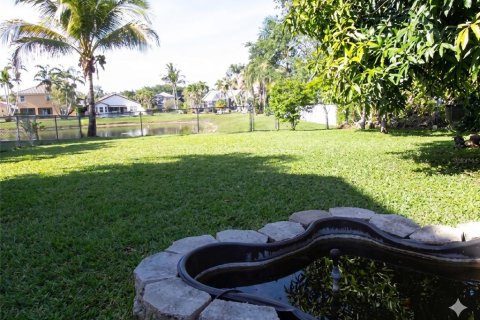House in Wellington, Florida 4 bedrooms, 221.57 sq.m. № 2114568 - photo 3