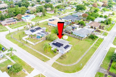 House in Port St. Lucie, Florida 2 bedrooms, 83.61 sq.m. № 2083540 - photo 22