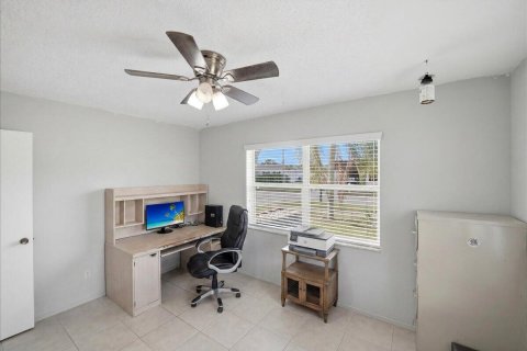 House in Port St. Lucie, Florida 2 bedrooms, 83.61 sq.m. № 2083540 - photo 15