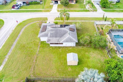 House in Port St. Lucie, Florida 2 bedrooms, 83.61 sq.m. № 2083540 - photo 24