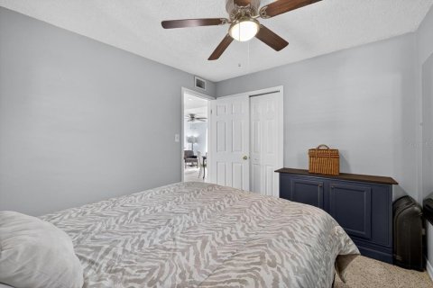House in Port Richey, Florida 3 bedrooms, 116.69 sq.m. № 1884465 - photo 14