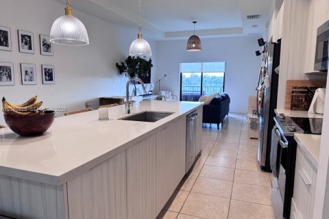 Condo in Doral, Florida, 3 bedrooms № 2382464 - photo 9
