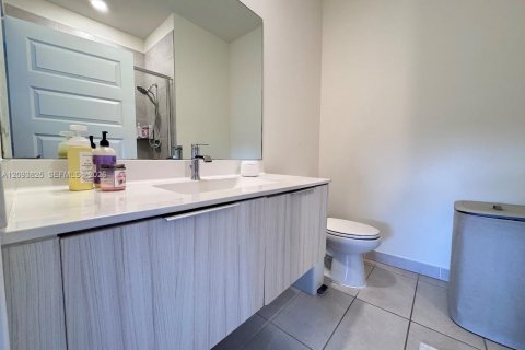 Condo in Doral, Florida, 3 bedrooms № 2382464 - photo 22