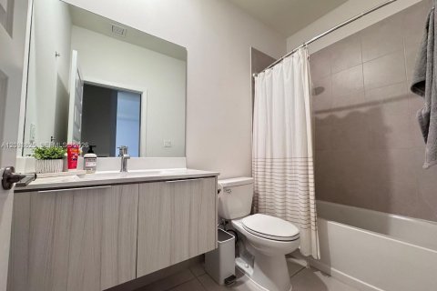 Condo in Doral, Florida, 3 bedrooms № 2382464 - photo 27