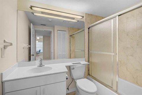 Condominio en venta en Bradenton, Florida, 2 dormitorios, 125.33 m2 № 2116361 - foto 12
