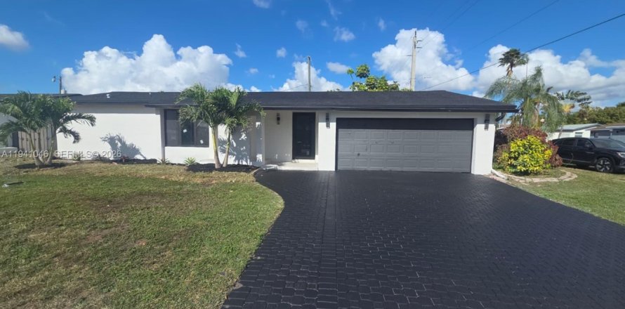 Дом в Санрайз, Флорида 4 спальни, 162.58м2 № 1999884