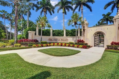 House in Delray Beach, Florida 4 bedrooms, 216 sq.m. № 1830717 - photo 1