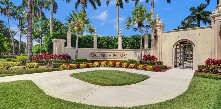 House in Delray Beach, Florida 4 bedrooms, 216 sq.m. № 1830717