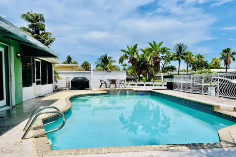 Casa en alquiler en Fort Lauderdale, Florida, 2 dormitorios, 146.6 m2 № 1223108 - foto 1