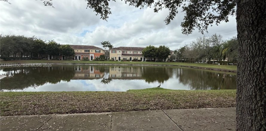 Villa ou maison à Miramar, Floride 3 chambres № 2004259
