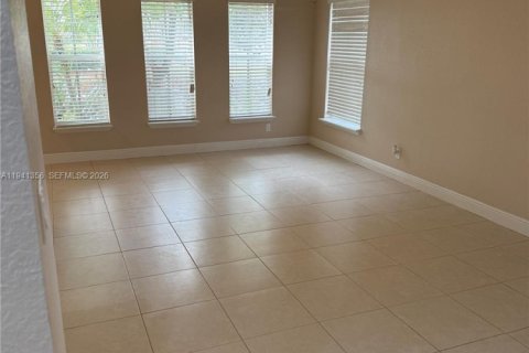 Villa ou maison à vendre à Miramar, Floride: 3 chambres № 2004259 - photo 5