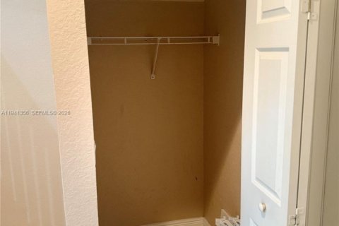 Villa ou maison à vendre à Miramar, Floride: 3 chambres № 2004259 - photo 14