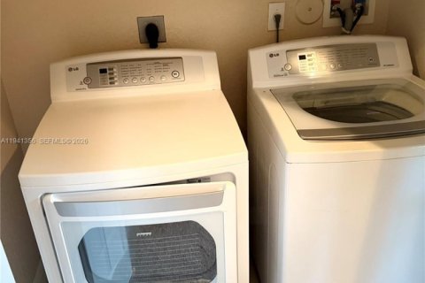 Villa ou maison à vendre à Miramar, Floride: 3 chambres № 2004259 - photo 20