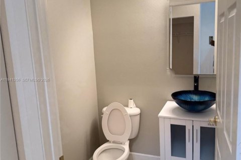 Villa ou maison à vendre à Miramar, Floride: 3 chambres № 2004259 - photo 17