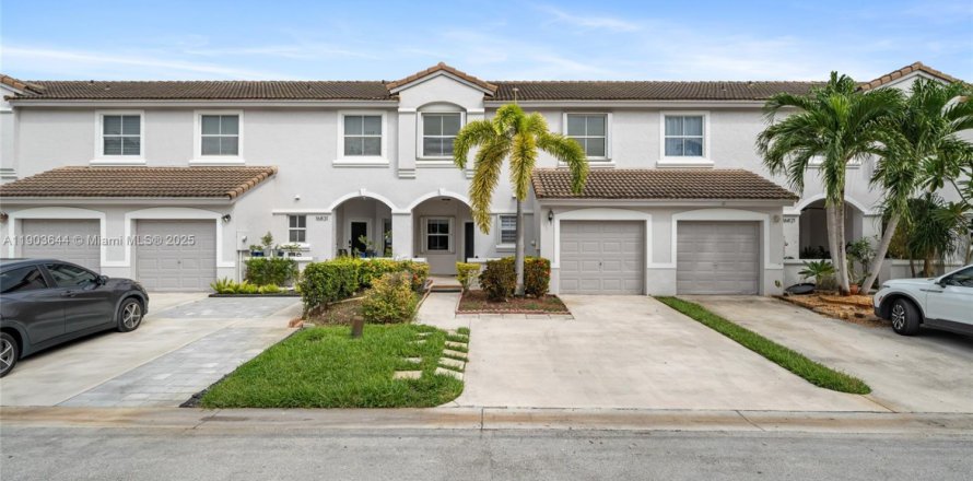 Touwnhouse à Pembroke Pines, Floride 3 chambres, 142.05 m2 № 1955741