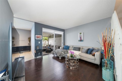 Touwnhouse à vendre à Pembroke Pines, Floride: 3 chambres, 142.05 m2 № 1955741 - photo 5