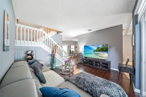 Touwnhouse à vendre à Pembroke Pines, Floride: 3 chambres, 142.05 m2 № 1955741 - photo 6