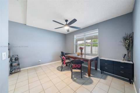 Touwnhouse à vendre à Pembroke Pines, Floride: 3 chambres, 142.05 m2 № 1955741 - photo 7