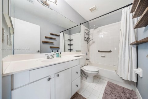 Touwnhouse à vendre à Pembroke Pines, Floride: 3 chambres, 142.05 m2 № 1955741 - photo 20