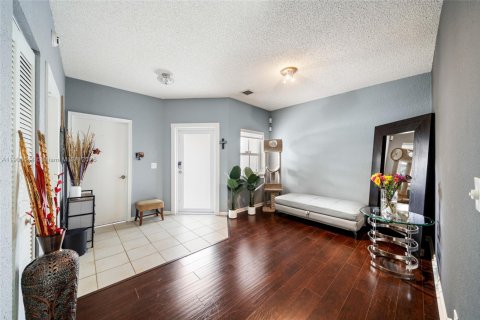 Touwnhouse à vendre à Pembroke Pines, Floride: 3 chambres, 142.05 m2 № 1955741 - photo 3