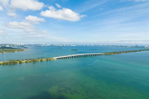 Condo in Miami, Florida, 3 bedrooms  № 2002724 - photo 8