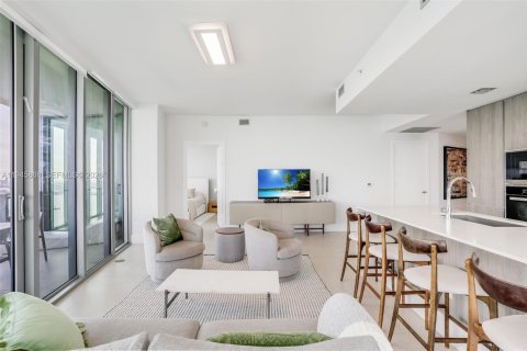 Condo in Miami, Florida, 3 bedrooms  № 2002724 - photo 3