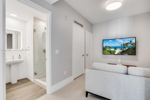 Condo in Miami, Florida, 3 bedrooms  № 2002724 - photo 22