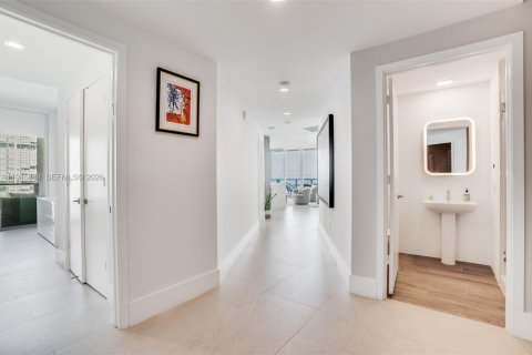 Condo in Miami, Florida, 3 bedrooms  № 2002724 - photo 20