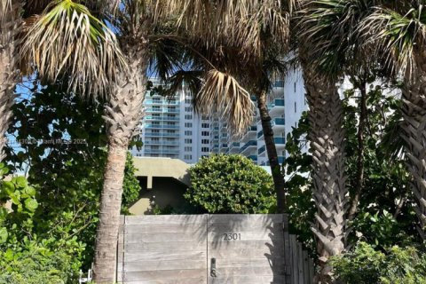 Condominio en venta en Miami Beach, Florida, 2 dormitorios, 109.62 m2 № 2077092 - foto 27