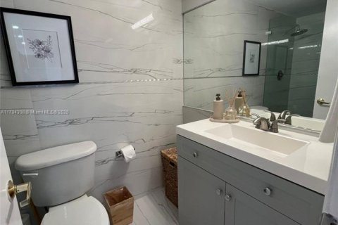 Condominio en venta en Miami Beach, Florida, 2 dormitorios, 109.62 m2 № 2077092 - foto 17