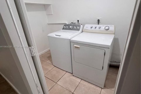 Снять в аренду виллу или дом в Майами, Флорида 2 спальни, 197.14м2, № 2025903 - фото 20