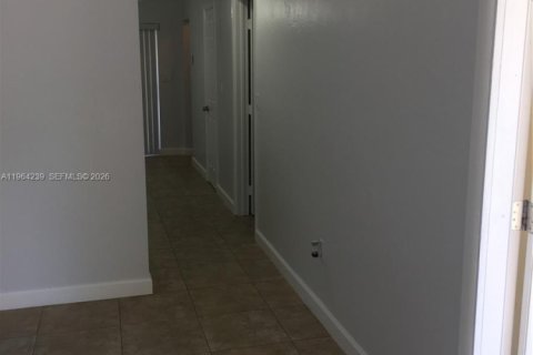 Снять в аренду виллу или дом в Майами, Флорида 2 спальни, 197.14м2, № 2025903 - фото 14