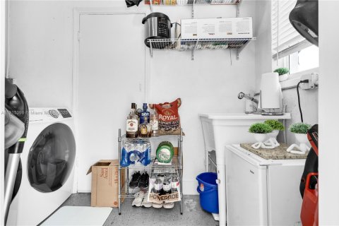 Villa ou maison à vendre à Miami, Floride: 3 chambres, 172.52 m2 № 1974863 - photo 24