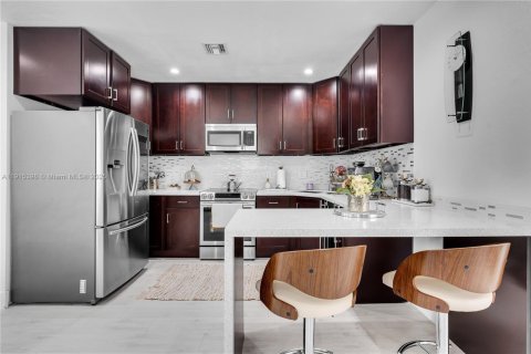 Villa ou maison à vendre à Miami, Floride: 3 chambres, 172.52 m2 № 1974863 - photo 10