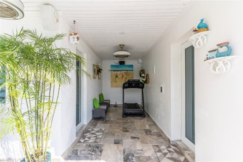 Villa ou maison à vendre à Miami, Floride: 3 chambres, 172.52 m2 № 1974863 - photo 30
