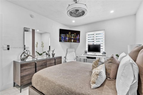 Villa ou maison à vendre à Miami, Floride: 3 chambres, 172.52 m2 № 1974863 - photo 18