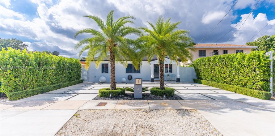 Villa ou maison à Miami, Floride 3 chambres, 172.52 m2 № 1974863