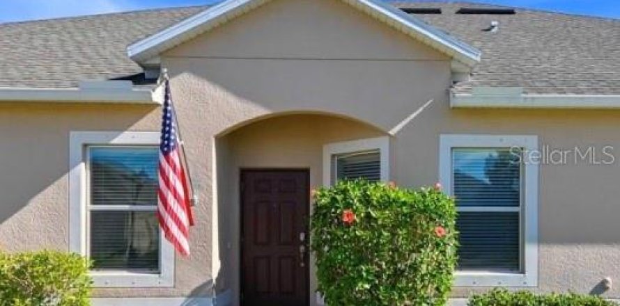 House in Hudson, Florida 3 bedrooms, 141.3 sq.m. № 2239066