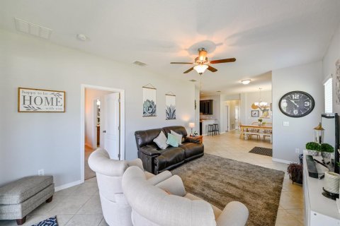 House in Hudson, Florida 3 bedrooms, 141.3 sq.m. № 2239066 - photo 7