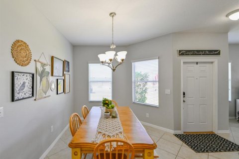 House in Hudson, Florida 3 bedrooms, 141.3 sq.m. № 2239066 - photo 11