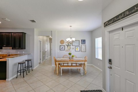 House in Hudson, Florida 3 bedrooms, 141.3 sq.m. № 2239066 - photo 12