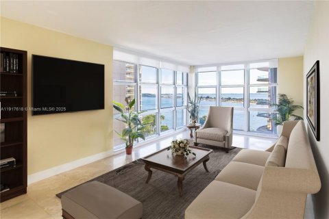 Condo in Miami, Florida, 3 bedrooms № 1973916 - photo 4