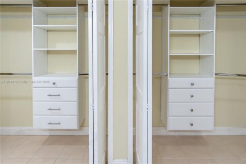 Condo in Miami, Florida, 3 bedrooms № 1973916 - photo 24