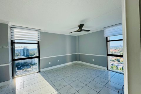 Condo in Aventura, Florida, 2 bedrooms  № 1892966 - photo 25